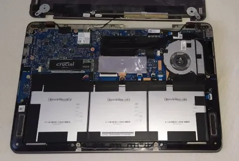 rozebraný zenbook